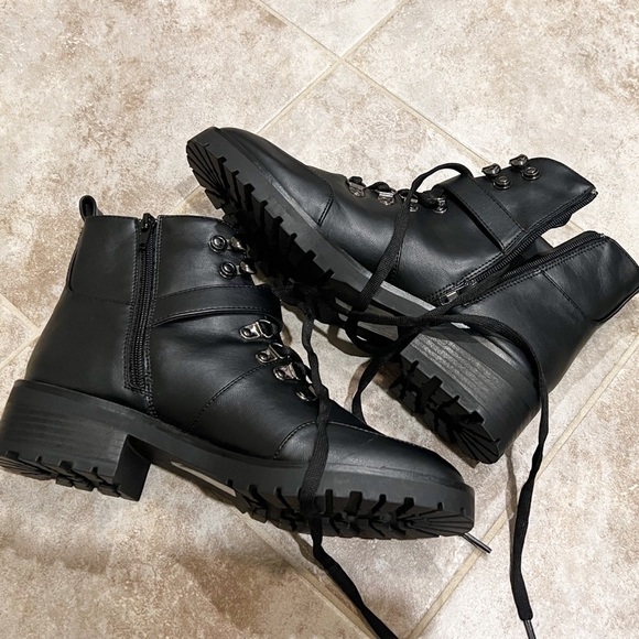 🆕 Nanette Lepore Irina lace up zip combat moto boots black size 8 - Picture 5 of 11